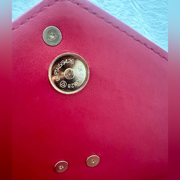 👑✅PRICE FIRM✅ Red Fashion Designer WOC Crossbody Bag. - Picture 9 of 17
